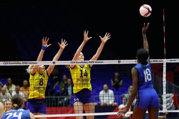 September 2, 2026: Elma Olofsson and Hanna Hellvig of Sweden during the CEV EuroVolley 2026 quarterfinal between Italy and Sweden on September 2, 2026 in Brno. Photo by Pavel Lebeda, BILDBYRAN COP 18 XY0127 volleyball CEV EuroVolley 2026 European Volleyball Championship quarterfinal quarterfinals Italy Sweden women s volleyball  Copyright: PavelxLebeda BB260902BB351