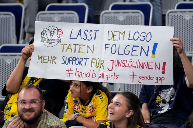 Fans of the Rhein-Neckar Löwen display a banner in the fan section that reads: Let the logo be backed up by action, More support for the young Lionesses, Handball Girls, Gender Gap, Fans, Ultras, Audience, Spectators, Mood, Atmosphere, Stadium, Protest, Protest Campaign for More Support for Women’s Handball, Girls’ Handball, Junior Women’s Teams, Protest, Campaign, Action, 02 09 2026, Mannheim, Germany, Handball, Bundesliga, Rhein-Neckar Löwen vs. VfL Gummersbach xozx