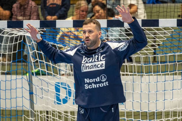 Benjamin Buric, SG Flensburg Handewitt, No. 01, during pregame warm-ups for Bergischer HC vs. SG Flensburg Handewitt, handball, Opel HBL, Matchday 2, 2026–2027 season, September 2, 2026 Bergischer HC vs. SG Flensburg Handewitt, Handball, Opel HBL, Matchday 2, 2026–2027 season, September 2, 2026 Wuppertal Copyright: xEibner-Pressefoto ThomasxHaeslerx EP_THR