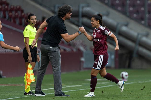 GENEVA, SWITZERLAND - SEPTEMBER 2 : Cristian Toro, Servette s headcoach, celebrates the first goal (1-0) with her captain Daina Bourma of Servette during the UEFA Women s Champions League between Servette FC Chenois Féminin and AC Sparta Praha at Stade de Genève in Geneva, Switzerland. Copyright: xCarlaxBoticax xSPPx Sportspressphoto_SPR222195