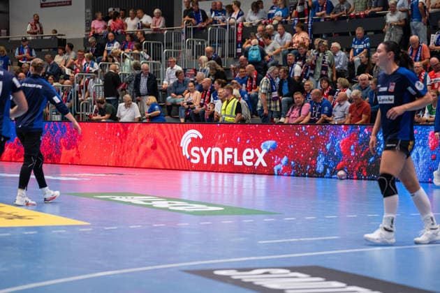 HSG Blomberg Lippe GER vs. TuS Metzingen GER, Handball, Women s Handball Bundesliga 1, Matchday 2, 2026–2027 Season, Blomberg, September 2, 2026: Advertisement by Synflex Elektro GmbH on the LED screen at the Blomberg Synflex Arena on Ulmenallee, Germany