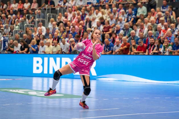 HSG Blomberg Lippe GER vs. TuS Metzingen GER, Handball, Women s Handball Bundesliga 1, Matchday 2, 2026–2027 Season, Blomberg, September 2, 2026 Johanna Farkas of TuS Metzingen, 19, taking a 7-meter throw at the Blomberg Synflex Arena on Ulmenallee, Germany