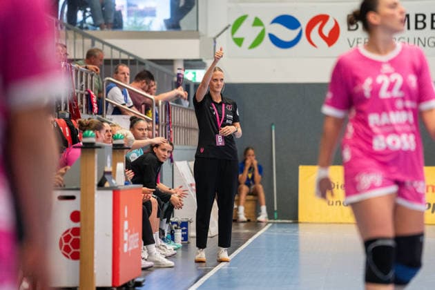 HSG Blomberg Lippe (GER) vs. TuS Metzingen (GER), Handball, Women s Handball Bundesliga 1, Matchday 2, 2026–2027 Season, Blomberg, September 2, 2026—Miriam Hirsch, coach of TuS Metzingen, is looking forward to the match at the Blomberg Synflex Arena on Ulmenallee, Germany