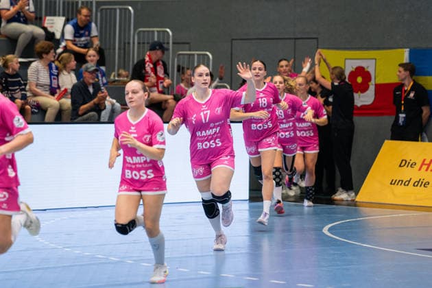 Charlotte Kaehr of TuS Metzingen, age 17, during warm-ups for the HSG Blomberg Lippe (GER) vs. TuS Metzingen (GER) match, Handball, Women’s Handball Bundesliga Division 1, Matchday 2, 2026–2027 season, Blomberg, September 2, 2026, Blomberg Copyright: xEibner-Pressefotox EP_EER