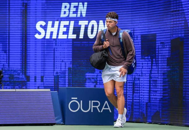 US Open tennis tournament - Day 4 Ben Shelton of USA enters the court to play against Hubert Hurkacz of Poland ahead of their Men s Singles second round match of the US Open Tennis Championships in Flushing Meadows, New York, USA, 02 September 2026. FLUSHING MEADOWS NEW YORK United States  Copyright: xCRISTOBALxHERRERA-ULASHKEVICHx