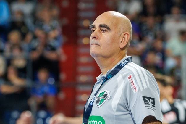 September 2, 2026 Handball 1st Bundesliga OPEL HBL 2026–2027 Season, Matchday 2: HC Erlangen (Nuremberg Metropolitan Region) vs. HCE TSV Hannover Burgdorf, Die Recken Women s Team, xdaxmax, Juan Carlos Pastor Gomez, Coach of TSV Hannover Burgdorf, Disappointed, Entdisappointment
