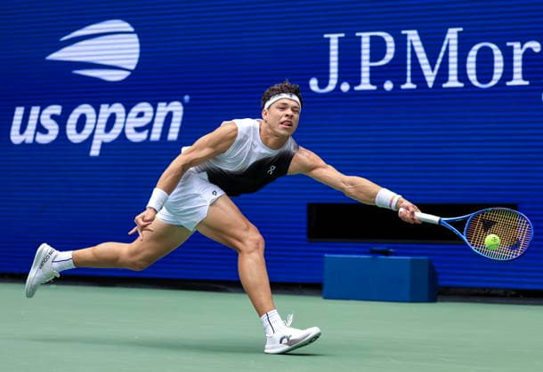 US Open tennis tournament - Day 4 Ben Shelton of USA in action against Hubert Hurkacz of Poland during the Men s Singles second round match of the US Open Tennis Championships in Flushing Meadows, New York, USA, 02 September 2026. FLUSHING MEADOWS NEW YORK United States  Copyright: xCRISTOBALxHERRERA-ULASHKEVICHx