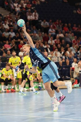 Handball Opel Handball Bundesliga 2026–2027 Handball Sport Verein Hamburg vs. TVB Stuttgart Frederik Bo Andersen Hamburg, 7-meter throw, successful, Barclays Arena Hamburg