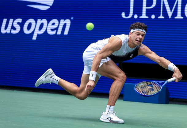 US Open tennis tournament - Day 4 Ben Shelton of USA in action against Hubert Hurkacz of Poland during the Men s Singles second round match of the US Open Tennis Championships in Flushing Meadows, New York, USA, 02 September 2026. FLUSHING MEADOWS NEW YORK United States  Copyright: xCRISTOBALxHERRERA-ULASHKEVICHx