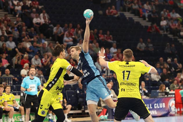 Handball, Opel Handball Bundesliga 2026–2027, Handball Sport Verein Hamburg vs. TVB Stuttgart, Philipp Meyer (Stuttgart), Oliver Norlyk (Hamburg), Samuel Rï¿½isberger (Stuttgart), Barclays Arena Hamburg