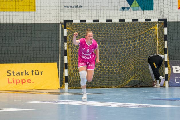 HSG Blomberg Lippe GER vs. TuS Metzingen GER, Handball, Women s Handball Bundesliga 1, Matchday 2, 2026–2027 Season, Blomberg, September 2, 2026—Ida Petzold of TuS Metzingen, No. 8, celebrates after scoring a goal at the Blomberg Synflex Arena on Ulmenallee, Germany