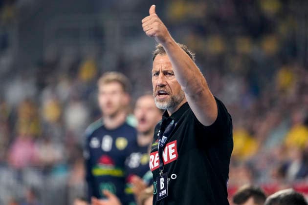 Maik Machulla, Coach, Head Coach, RNL, giving a thumbs-up, gesture, body language, confident, positive, optimistic, joy, happy, delighted, single frame, single photo, action, 02 09 2026, Mannheim, Germany, handball, Bundesliga, Rhein-Neckar Löwen vs. VfL Gummersbach xozx