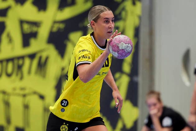 Dana Bleckmann of Borussia Dortmund controls the ball during the Alsco Women s Handball Bundesliga match between Borussia Dortmund and Sport Union Neckarsulm, Sporthalle Wellinghofen on September 2, 2026, in Dortmund, Germany. Photo by Marco Steinbrenner, DeFodi Images. Dana Bleckmann, Borussia Dortmund, controls the ball during the Alsco Women s Handball Bundesliga match between Borussia Dortmund and Sport Union Neckarsulm at Sporthalle Wellinghofen on September 2, 2026 in Dortmund, Germany. Photo by Marco Steinbrenner, DeFodi Images. Photo by Marco Steinbrenner, DeFodi Images