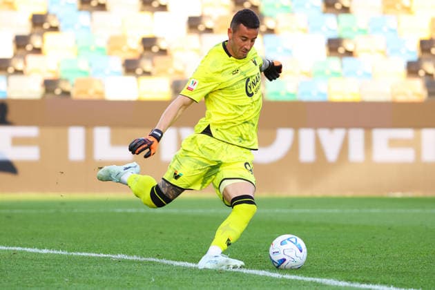 Venezia s goalkeeper Lorenzo montipo during the Coppa Italia soccer match between Udinese and Venezia at the Friuli Stadium in Udine, north east Italy - September 02, 2026. - Soccer  Copyright: xAndreaxBressanutti LaPressex