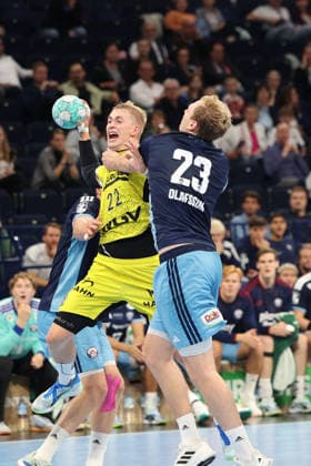 Handball, Opel Handball Bundesliga 2026–2027, Handball Sport Verein Hamburg vs. TVB Stuttgart, Torben Matzken (Stuttgart), Einar Olafsson (Hamburg), Barclays Arena, Hamburg