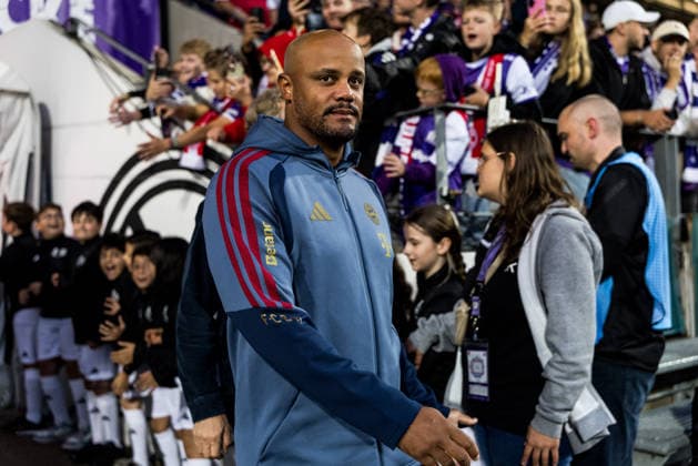 OSNABRUECK, GERMANY - SEPTEMBER 02: Vincent Kompany (Head Coach FC Bayern Muenchen) before the DFB Pokal match between VfL Osnabrueck vs. FC Bayern Muenchen at Bremer Bruecke on matchday 1 of the DFB Pokal on September 02, 2026 in Osnabrueck, Germany. DFB REGULATIONS PROHIBIT ANY USE OF PHOTOGRAPHS AS IMAGE SEQUENCES AND OR QUASI-VIDEO. Lower Saxony Germany Copyright: xSteffiexWunderlx