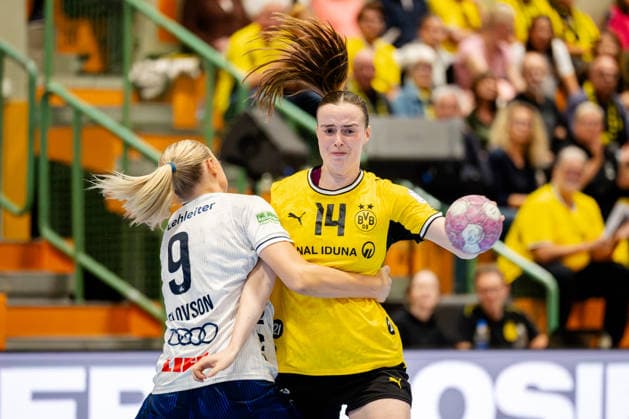 Dortmund, September 2, 2026, Handball, Women s, Bundesliga, Matchday 2, BVB Borussia Dortmund vs. Sport Union Neckarsulm, Alieke van Maurik (BVB), 14, in a duel with Fanny Elovson (Sport Union Neckarsulm), 9