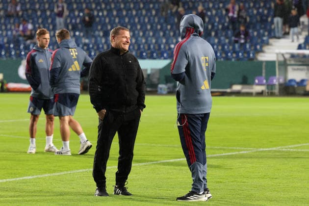 September 2, 2026, xrekx, Soccer DFB Cup First Round, VfL Osnabrück vs. FC Bayern Munich – Pre-game field inspection; soccer official; sports director Max Eberl; Bayern Munich; Alphonso Davies; FC Bayern Munich; Osnabrück