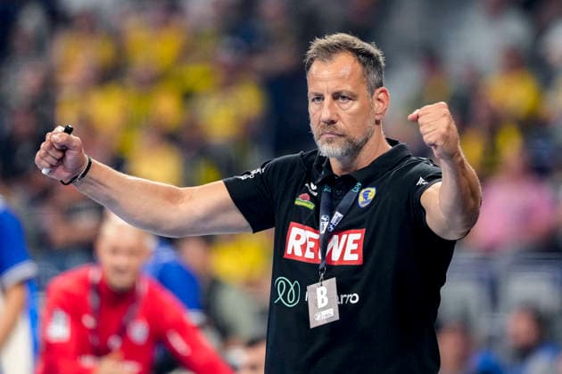 Maik Machulla, Coach, Head Coach, RNL, single frame, single photo, action, celebration, cheering, celebrates, joy, happy, confident, optimistic, positive, game scene, September 2, 2026, Mannheim, Germany, handball, Bundesliga, Rhein-Neckar Löwen vs. VfL Gummersbach xozx