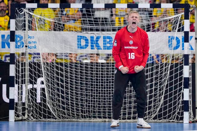 Bertram Obling, goalkeeper, VfL, 16, VfL Gummersbach player, cheering, celebrate, celebration, joy, happy, confident, optimistic, positive, game scene, September 2, 2026, Mannheim, Germany, handball, Bundesliga, Rhein-Neckar Löwen vs. VfL Gummersbach xozx