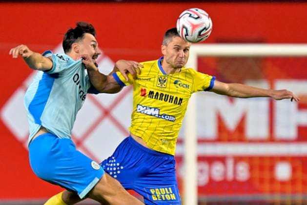 Sint-Truidense VV v Royale Union Saint-Gilloise - Jupiler Pro League SINT-TRUIDEN, BELGIUM - SEPTEMBER 02 : Biondic Mateo forward of Royale Union Saint-Gilloise battles for the ball with Janssens Wolke Johannes defender of Sint-Truidense VV during the Jupiler Pro League match between Sint-Truidense VV and Royale Union Saint-Gilloise on September 2, 2026 in Sint-Truiden, Belgium, 02 09 2026 Sint-Truiden Belgium  Copyright: xSesx