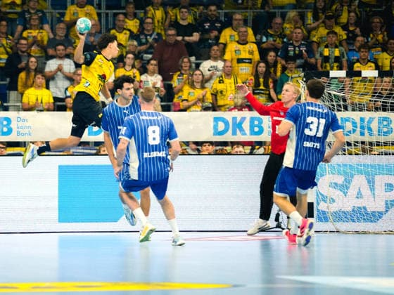 September 2, 2026, xwppx, Opel HBL Handball, Rhein-Neckar Löwen vs. VfL Gummersbach; from left: Niclas Mierzwa, Rhein-Neckar Löwen Mannheim
