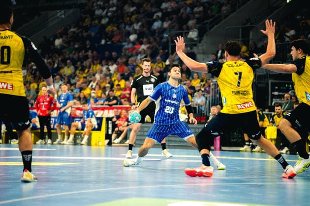 September 2, 2026, xwppx, Opel HBL Handball, Rhein Neckar Löwen vs. VfL Gummersbach; from left: Ludvig Hallbäck (VfL Gummersbach), Robert Timmermeister (Rhein Neckar Löwen Mannheim)
