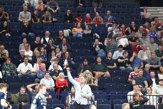 Handball: Opel Handball Bundesliga 2026–2027, Handball Sportclub Hamburg vs. TVB Stuttgart; Philipp J. Müller, Partner and Member of the Supervisory Board; small crowd at Barclays Arena Hamburg