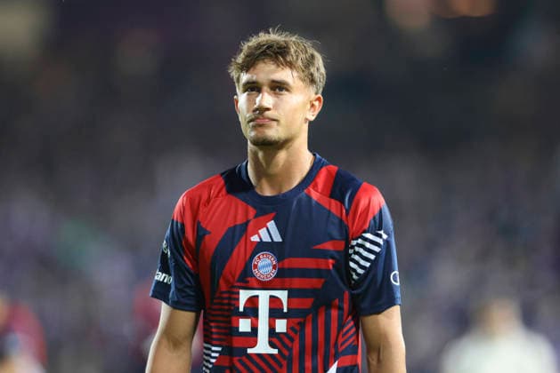 Tom Bischof of FC Bayern Munich looks on during the DFB Cup match between VfL Osnabrück and FC Bayern Munich at Bremer Brücke on September 2, 2026, in Osnabrück, Germany Photo by Oliver Kaelke DeFodi Images Tom Bischof of FC Bayern Munich looks on during the DFB Cup match between VfL Osnabrück and FC Bayern Munich at Bremer Brücke on September 2, 2026 in Osnabrück, Germany Photo by Oliver Kaelke, DeFodi Images Photo by Oliver Kaelke, DeFodi Images
