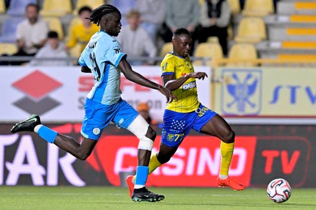 Sint-Truidense VV v Royale Union Saint-Gilloise - Jupiler Pro League SINT-TRUIDEN, BELGIUM - SEPTEMBER 02 : Diouf Oumar forward of Sint-Truidense VV battles for the ball with Sylla Massire defender of Royale Union Saint-Gilloise during the Jupiler Pro League match between Sint-Truidense VV and Royale Union Saint-Gilloise on September 2, 2026 in Sint-Truiden, Belgium, 02 09 2026 Sint-Truiden Belgium  Copyright: xSesx