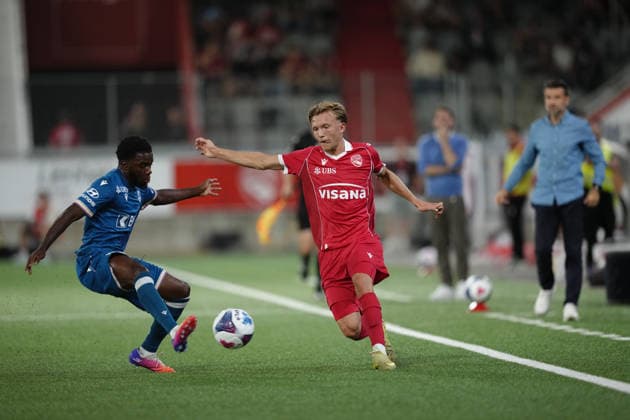 Thun, Switzerland - September 02: Tom Strannegard (18 THU) against Nathan Butler-Oyedeji (11 LS) during the Brack Super League match between FC Thun and FC Lausanne at VISANA STADION on September 02, 2026 in Thun, Switzerland. Copyright: xKjetilxWaberx xSPPx Sportspressphoto_SPR222230