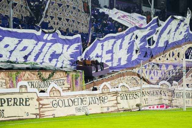 02.09.2026 - Fußball, 2026 2027, DFB-Pokal, 1. Hauptrunde, VfL Osnabrück - FC Bayern München: Fans (Osnabrück) mit einer Choreografie, Choreo, Choreografie, angelehnt an eine Achterbahn DFB REGULATIONS PROHIBIT ANY USE OF PHOTOGRAPHS AS IMAGE SEQUENCES AND OR QUASI-VIDEO. *** September 2, 2026 Soccer, 2026–2027, DFB Cup, 1st Round, VfL Osnabrück vs. FC Bayern Munich: Fans in Osnabrück perform a choreography inspired by a roller coaster. DFB REGULATIONS PROHIBIT ANY USE OF PHOTOGRAPHS AS IMAGE SEQUENCES AND OR QUASI-VIDEO
