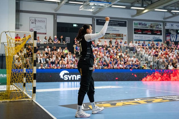 HSG Blomberg Lippe GER vs. TuS Metzingen GER, Handball, Women’s Handball Bundesliga Division 1, Matchday 2, 2026–2027 Season, Blomberg, September 2, 2026—Nicole Roth of HSG Blomberg Lippe, 61, celebrates after a save at the Blomberg Synflex Arena on Ulmenallee, Germany