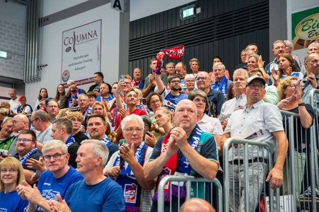 HSG Blomberg Lippe GER vs. TuS Metzingen GER, Handball, Women s Handball Bundesliga 1, Matchday 2, 2026–2027 Season, Blomberg, September 2, 2026. Fans of HSG Blomberg Lippe GER celebrate the victory over TuS Metzingen GER at the Blomberg Synflex Arena on Ulmenallee, Germany