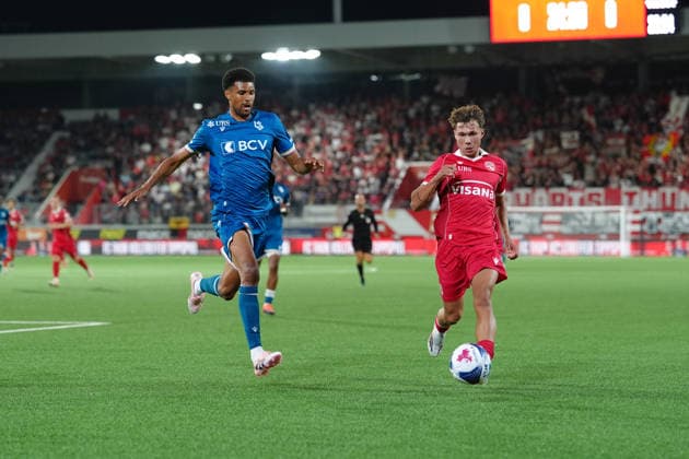 Thun, Switzerland - September 02: Simon Lengen (80 THU) against Karim Sow (71 Lausanne) during the Brack Super League match between FC Thun and FC Lausanne at VISANA STADION on September 02, 2026 in Thun, Switzerland. Copyright: xKjetilxWaberx xSPPx Sportspressphoto_SPR222246