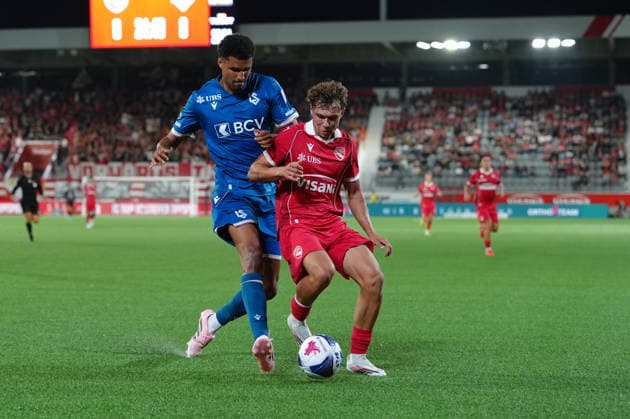 Thun, Switzerland - September 02: Simon Lengen (80 THU) against Karim Sow (71 Lausanne) during the Brack Super League match between FC Thun and FC Lausanne at VISANA STADION on September 02, 2026 in Thun, Switzerland. Copyright: xKjetilxWaberx xSPPx Sportspressphoto_SPR222247