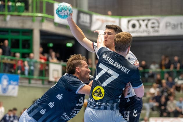 A duel between Tom Bergner (Bergischer HC 06, 28), Aymeric Minne (SG Flensburg Handewitt, 44), and Johannes Wasielewski (Bergischer HC 06), 77 Bergischer HC vs. SG Flensburg Handewitt, Handball, Opel HBL, Matchday 2, 2026–2027 season, September 2, 2026: Bergischer HC vs. SG Flensburg Handewitt, Handball, Opel HBL, Matchday 2, 2026–2027 season, September 2, 2026, Wuppertal Copyright: xEibner-Pressefoto ThomasxHaeslerx EP_THR