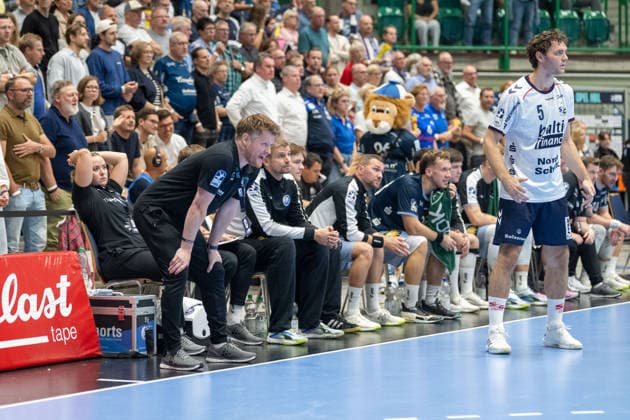 Markus Puetz, Bergischer HC 06, coach giving instructions to his team; Bergischer HC vs. SG Flensburg Handewitt, handball, Opel HBL, Matchday 2, 2026–2027 season, September 2, 2026 Bergischer HC vs. SG Flensburg Handewitt, Handball, Opel HBL, Matchday 2, 2026–2027 Season, September 2, 2026 Wuppertal Copyright: xEibner-Pressefoto ThomasxHaeslerx EP_THR
