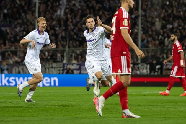 Goal celebration for the 1-0 by Robin Meißner, No. 11, Osnabrück, VfL Osnabrück vs. FC Bayern Munich, DFB Cup, First Round, September 2, 2026. DFB regulations prohibit any use of photographs as image sequences and or quasi-video. Osnabrück, Lower Saxony, Germany Copyright: xkolbert-press MarcxNiemeyerx