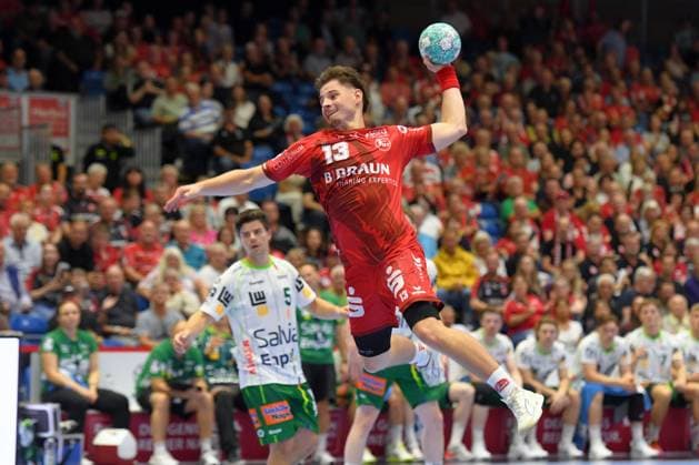 Leon Stehl, MT Melsungen 13, taking a shot; Rutger ten Velde, Frisch Auf Goeppingen 5, in the background; GER; MT Melsungen vs. Frisch Auf Goeppingen; handball; 1st Bundesliga; Matchday 2; 2026–2027 season; September 2, 2026, GER, MT Melsungen vs. Frisch Auf Göppingen, handball, 1st Bundesliga, Matchday 2, 2026–2027 season, September 2, 2026, Kassel Copyright: xEibner-Pressefotox xRolandxSippelx EP_RSL