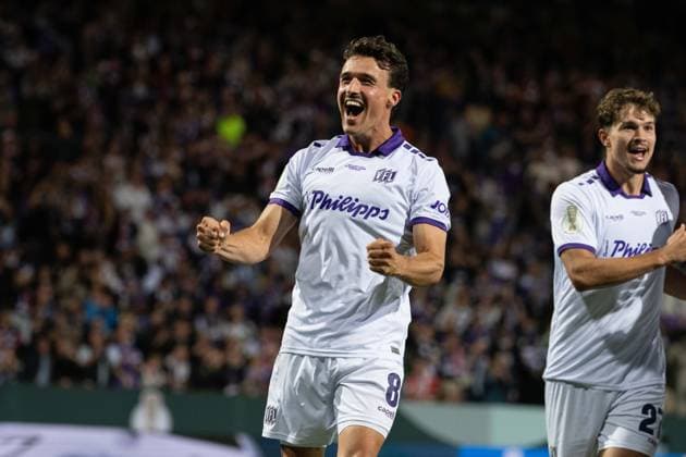 Goal celebration for the 1-0 by Robin Meißner, No. 11, Osnabrück, VfL Osnabrück vs. FC Bayern Munich, DFB Cup, 1st Round, September 2, 2026. DFB regulations prohibit any use of photographs as image sequences and or quasi-video. Osnabrück, Lower Saxony, Germany Copyright: xkolbert-press MarcxNiemeyerx