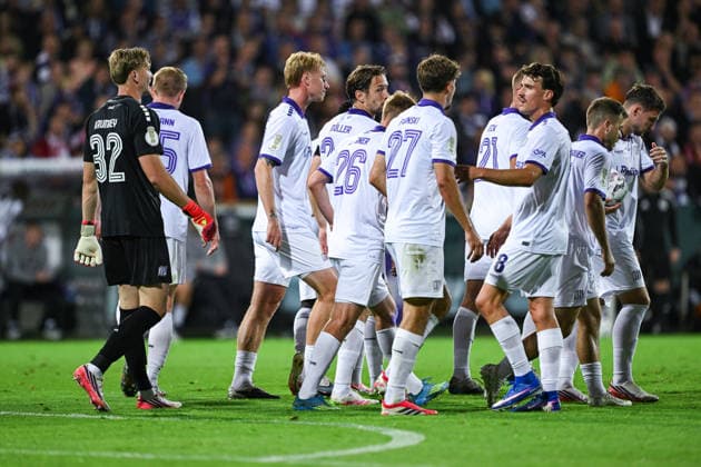 September 2, 2026, Soccer, DFB Cup, VfL Osnabrück vs. FC Bayern Munich, VfL Osnabrück players huddling after conceding a goal xRHR PHOTO DEx Copyright: TeresaxKroeger RHR-FOTOx RHR-FOTO DE