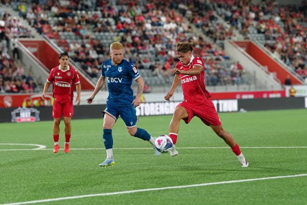Thun, Switzerland - September 02: Simon Lengen (80 THU) against Florent Mollet (91 LS) during the Brack Super League match between FC Thun and FC Lausanne at VISANA STADION on September 02, 2026 in Thun, Switzerland. Copyright: xKjetilxWaberx xSPPx Sportspressphoto_SPR222249