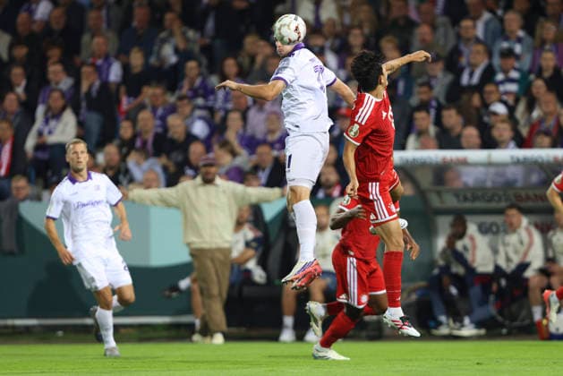 Robin Meissner of VfL Osnabrück and Min Jae Kim of FC Bayern Munich battle for the ball during the DFB Cup match between VfL Osnabrück and FC Bayern Munich at Bremer Brücke on September 2, 2026, in Osnabrück, Germany Photo by Oliver Kaelke, DeFodi Images Robin Meissner of VfL Osnabrück and Min Jae Kim of FC Bayern Munich battle for the ball during the DFB Cup match between VfL Osnabrück and FC Bayern Munich at Bremer Brücke on September 2, 2026 in Osnabrück, Germany Photo by Oliver Kaelke, DeFodi Images Photo by Oliver Kaelke, DeFodi Images