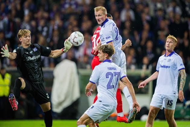 September 2, 2026 Soccer, 2026–2027, DFB Cup, 1st Round, VfL Osnabrück vs. FC Bayern Munich. Referee: Jonas Krumrey (Osnabrück), Assistant Referee: Ismael Saibari (Munich), Niklas Wiemann (Osnabrück), Robin Fabinski (Osnabrück), Bjarke Jacobsen (Osnabrück). DFB regulations prohibit any use of photographs as image sequences and or quasi-video.