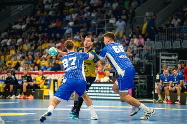 September 2, 2026, xwppx, Opel HBL Handball, Rhein-Neckar Löwen vs. VfL Gummersbach; from left: Kristjan Horžen (VfL Gummersbach), Kentin Mahà (Rhein-Neckar Löwen), ätepan Zeman (VfL Gummersbach), Mannheim