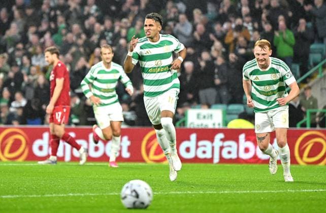 Camilo Duran of Celtic scores the opening goal of the game Celtic v Aberdeen, William Hill Scottish Premiership, Football, Celtic Park, Glasgow, Scotland, UK - 02 Sep 2026Glasgow Celtic Park Scotland United Kingdom  Copyright: xMarkxRunnacles Shutterstockx 17128883ar