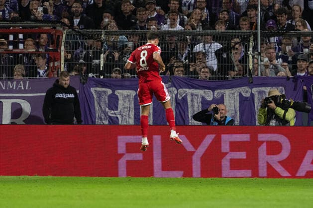 Torjubel zum 1:2 durch Tom Bischof 8 (FC Bayern Muenchen) VfL Osnabrueck vs. FC Bayern Muenchen, DFB-Pokal, 1. Runde, 02.09.2026 DFB regulations prohibit any use of photographs as image sequences and or quasi-video Osnabrück Niedersachsen Deutschland *** Goal celebration for the 1-2 goal by Tom Bischof, 8th minute: FC Bayern Munich vs. VfL Osnabrück, DFB Cup, Round 1, September 2, 2026. DFB regulations prohibit any use of photographs as image sequences and or quasi-video. Osnabrück, Lower Saxony, Germany Copyright: xkolbert-press MarcxNiemeyerx