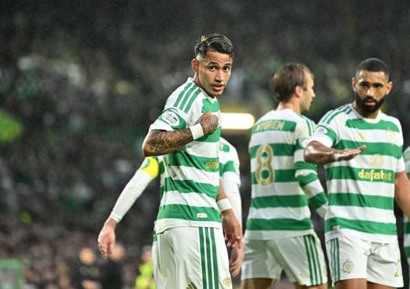 Camilo Duran of Celtic scores the opening goal of the game Celtic v Aberdeen, William Hill Scottish Premiership, Football, Celtic Park, Glasgow, Scotland, UK - 02 Sep 2026Glasgow Celtic Park Scotland United Kingdom  Copyright: xMarkxRunnacles Shutterstockx 17128883bf