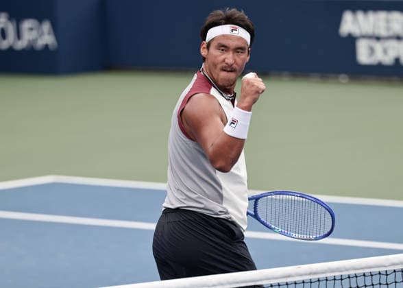 Yunchaokete Bu (CHN) clenches his fist and cheers; cheering, excitement, U.S. Open Championships, Billie Jean King National Tennis Center, Flushing Meadows, New York, USA Copyright: xJuergenxHasenkopfx